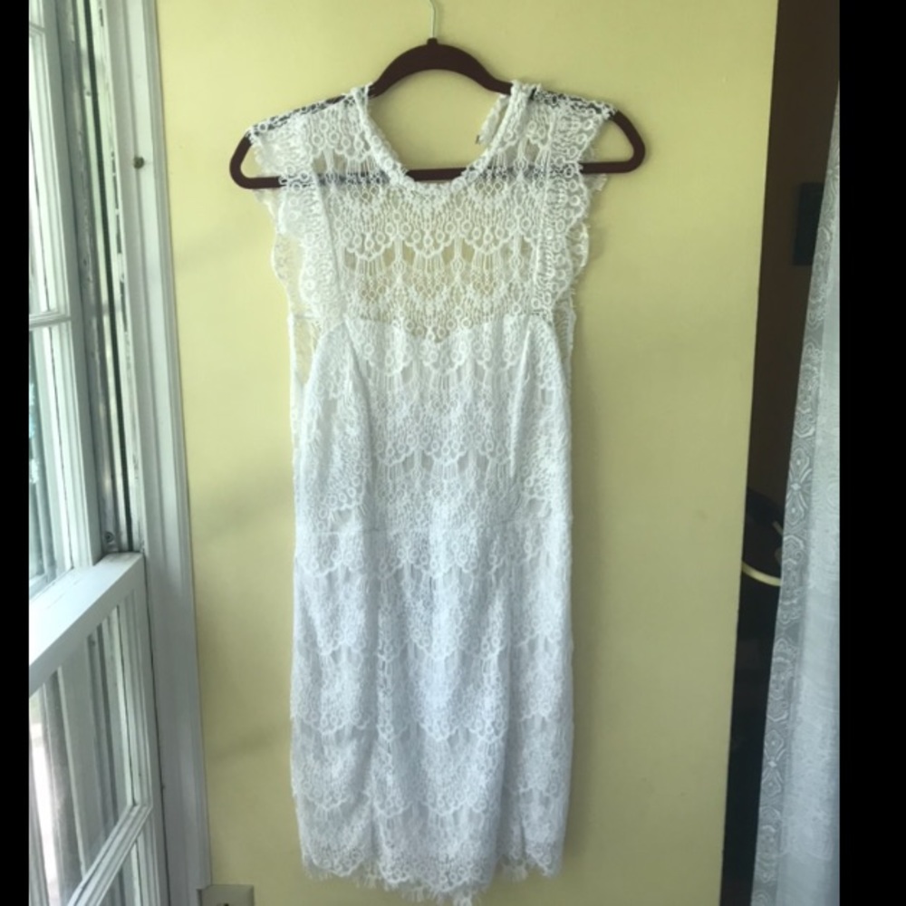Gorgeous Free People White lace dress!